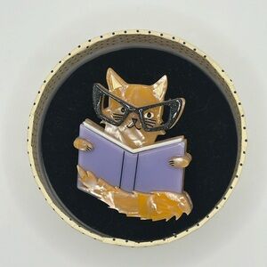 Erstwilder cat brooch